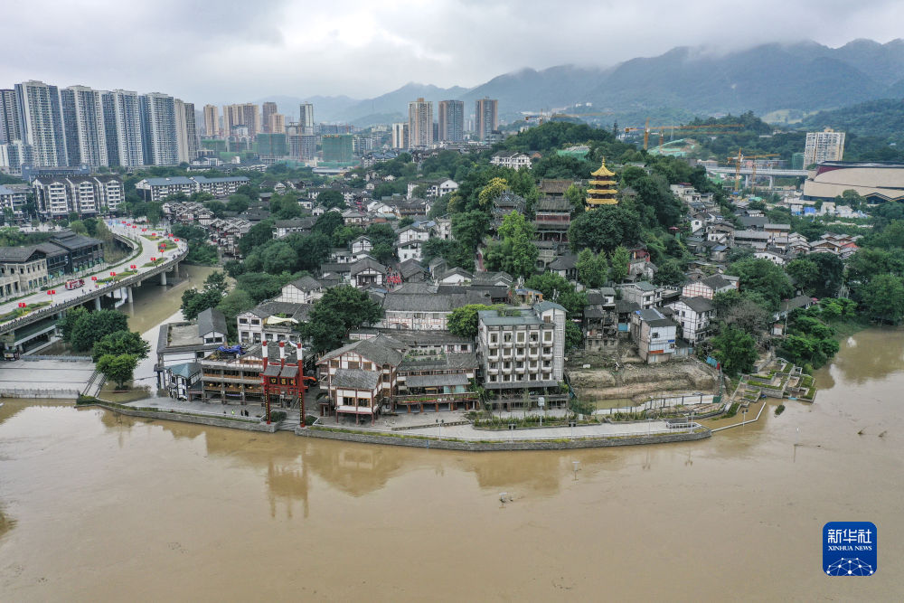 嘉陵江洪峰通过重庆主城