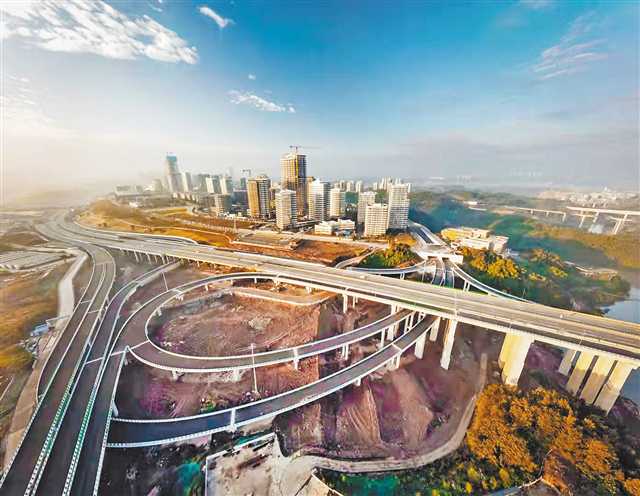 (市住房城乡建委供图)图为快速路二纵线华岩至跳磴段建设场景.