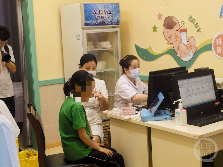 重庆多地启动适龄女生HPV疫苗接种 九价疫苗纳入补贴