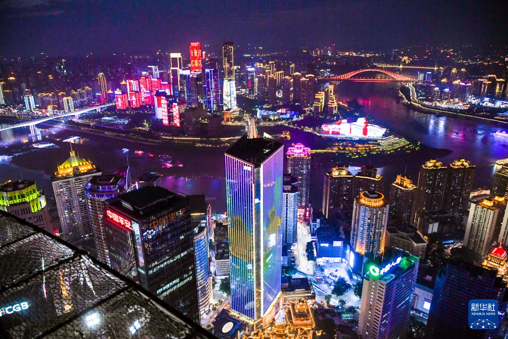 夜晚景观 20240601e1199f3eaccb4e81985ae43a66d1a99a_202406015cf6f2ff6a1c4f769bc7beada268f98a.jpg