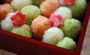 亚洲各国的中秋美食:日本人吃团子